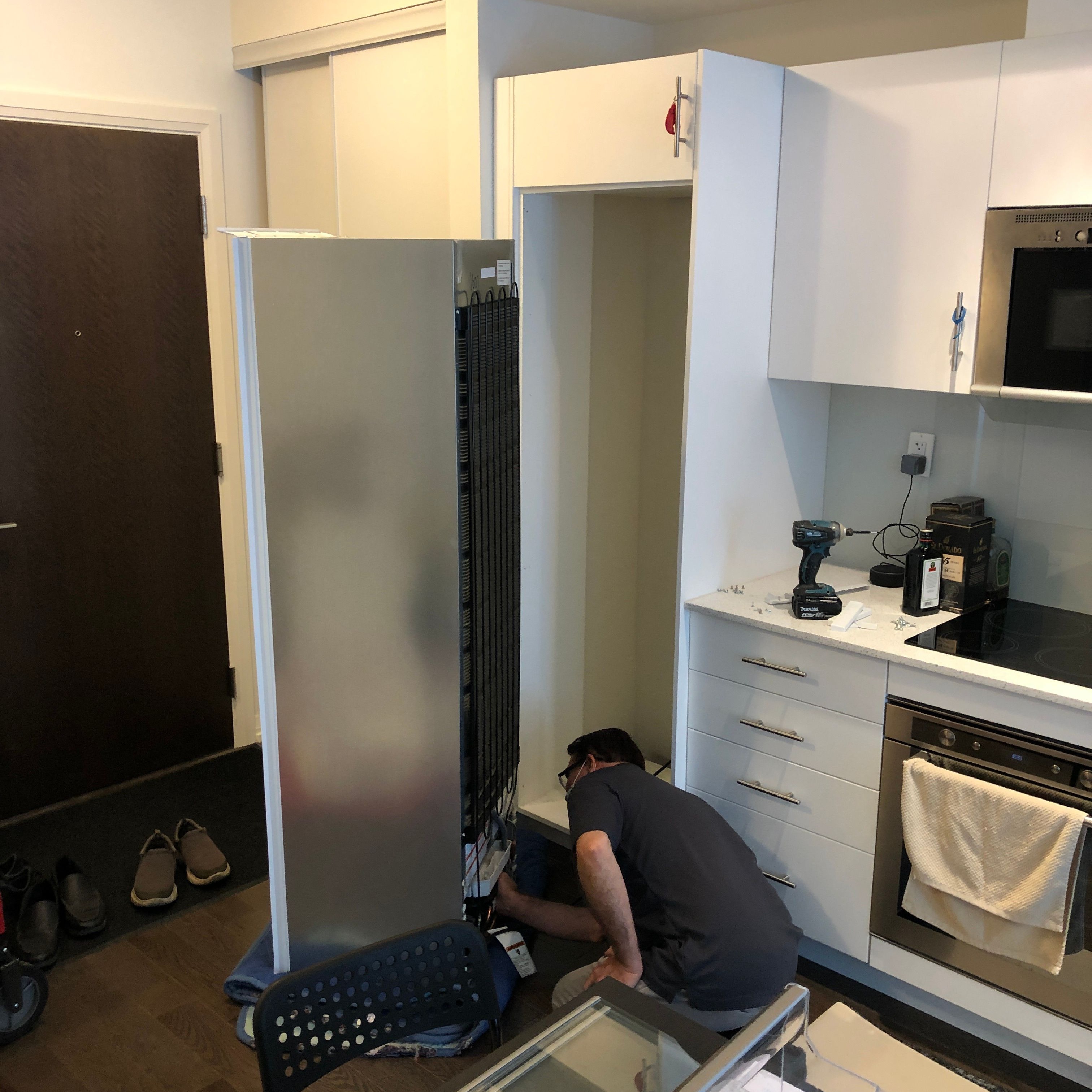 Home ❄️ Is your refrigerator warm but the freezer is still cold? This common issue can often be repaired. Let our experienced technicians take a look before you replace your appliance.
📞 (647) 578-7999
#RefrigeratorRepair #FridgeRepair #TorontoHomes #ApplianceExperts